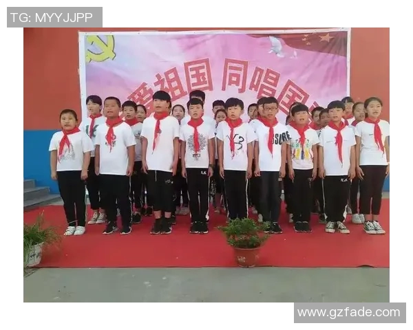 帅气足球明星激情献唱国歌展现爱国情怀与运动精神